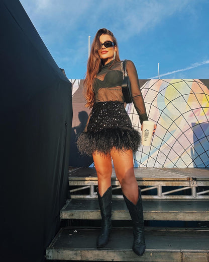 Blusa de tule e gola